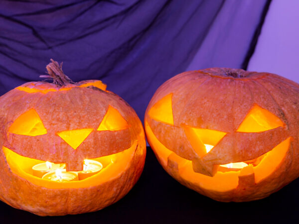Lampion z dyni dla dzieci na Halloween – Proste instrukcje, jak go zrobić